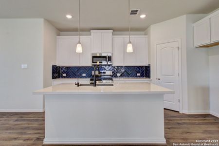 New construction Single-Family house 1610 Couser Ave, New Braunfels, TX 78132 Enclave - Bermuda- photo 2 2