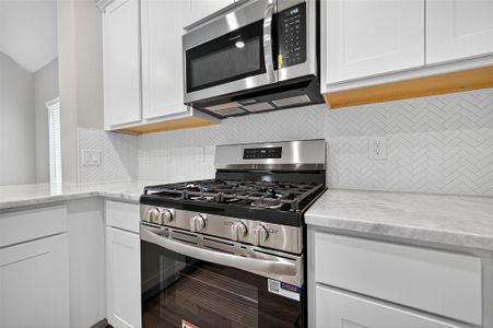 New construction Single-Family house 21923 Oia Island Dr, Hockley, TX 77447 - image 16