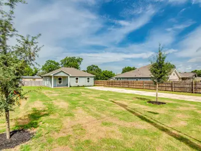 New construction Single-Family house 411 S Ave B, Elgin, TX 78621 - image