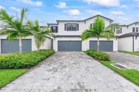 New construction Townhouse house 4965 Oakmont Dr, Unit 2, Dania Beach, FL 33312 - image