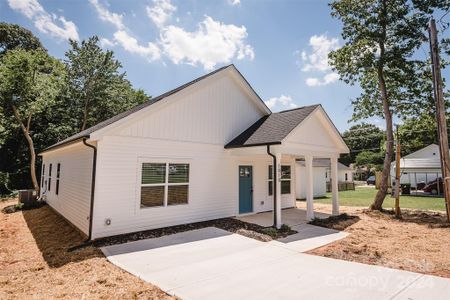 New construction Single-Family house 1010 Roberts Street, China Grove, NC 28023 - photo 0