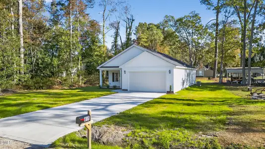 New construction Single-Family house 411 E First St, Kenly, NC 27542 - image