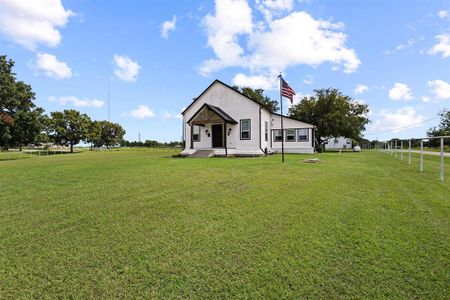 New construction Single-Family house 100 Sanders Ln, Collinsville, TX 76233 - image