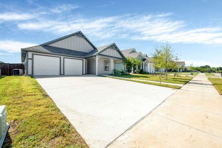 New construction Single-Family house 103 Spring Creek Ln, Terrell, TX 75160 null- photo 0