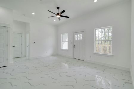 New construction Single-Family house 121 Diamond Head Dr, Bastrop, TX 78602 null- photo 13 13