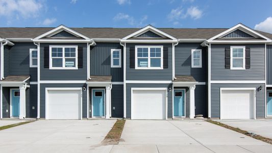 New construction Single-Family house 4328 Majesty Dr, Castle Hayne, NC 28429 plan Pearson Th - image