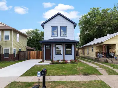 New construction Single-Family house 1104 E Annie St, Fort Worth, TX 76104 - image