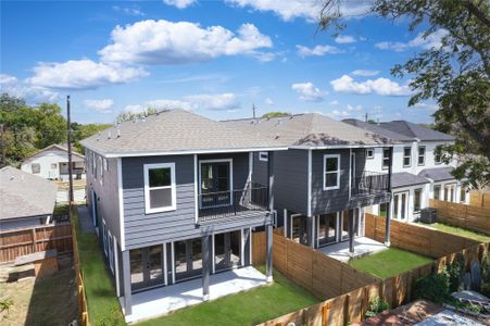 New construction Single-Family house 1419 Bringhurst St, Houston, TX 77020 - image