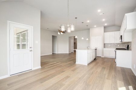 New construction Single-Family house 2102 Twin Lakes Blvd, West Columbia, TX 77486 plan Caldwell - image 12
