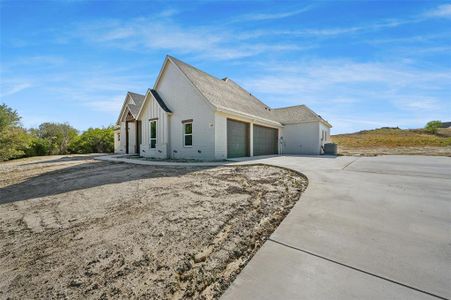 New construction Single-Family house 601 Drury Court, Springtown, TX 76082 - photo 1 1