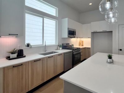 New construction Single-Family house 303 Marcella St, Unit F, Houston, TX 77091 - image 15