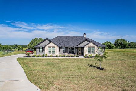 New construction Single-Family house 146 Chester Rd, Springtown, TX 76082 Colorado II- photo 0
