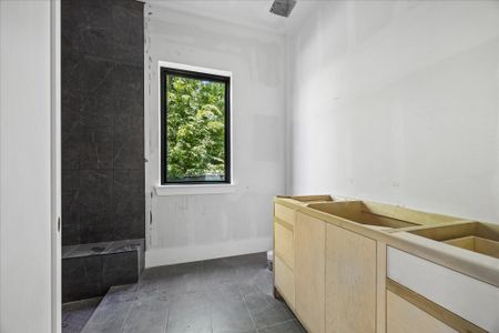New construction Single-Family house 9050 Elizabeth Rd, Houston, TX 77055 - image 11