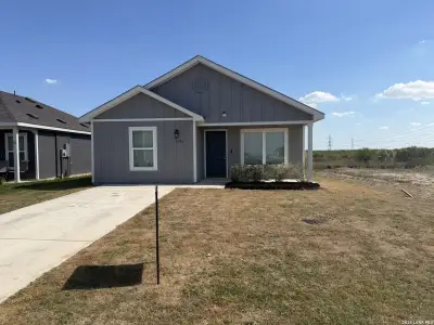 New construction Single-Family house 8956 Broad Wing Dr, San Antonio, TX 78222 plan RC Monaco II - image
