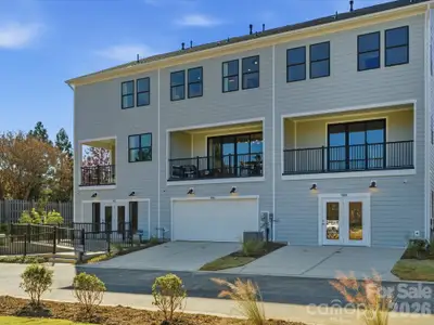 New construction Townhouse house 6008 Yellow Buckeye Dr, Charlotte, NC 28277 - image
