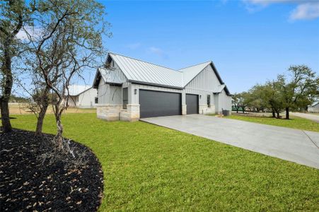 New construction Single-Family house 33 Peace Pipe, Wimberley, TX 78676 null- photo 2 2