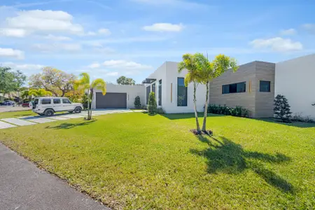 New construction Single-Family house 1000 Sw 93Rd Ave, Plantation, FL 33324 - image