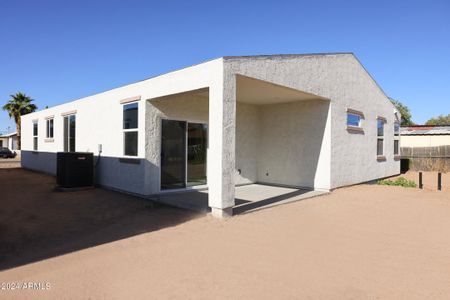 New construction Single-Family house 527 W Mobile Ln, Phoenix, AZ 85041 null- photo 50 50