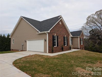 New construction Single-Family house 1107 Mayfield Cir Nw, Conover, NC 28613 - image