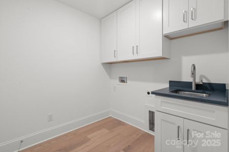 New construction Single-Family house 6910 Providence Ln W, Charlotte, NC 28226 - image 9