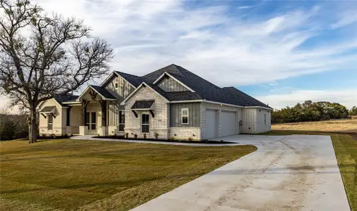 New construction Single-Family house 252 Oak Meadow Ln, Weatherford, TX 76085 - image