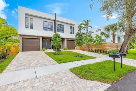 New construction Townhouse house 811 Sw 10Th Ter, Fort Lauderdale, FL 33315 - image