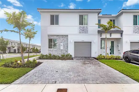 New construction Townhouse house 760 Se 13Th Ct, Homestead, FL 33034 - image