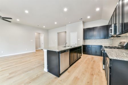 New construction Single-Family house 3915 Sugardale St, Baytown, TX 77521 - image 8