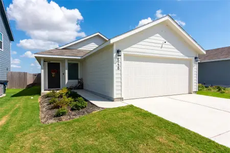 New construction Single-Family house 548 Rancho Del Cielo Lp, Jarrell, TX 76537 - image