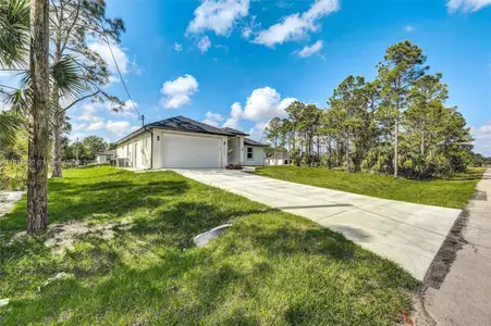 New construction Single-Family house 2807 40 St W, Lehigh Acres, FL 33971 - image