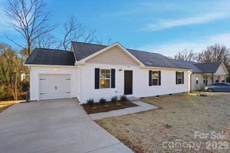 New construction Single-Family house 1207 Suncrest Ave, Statesville, NC 28677 - image