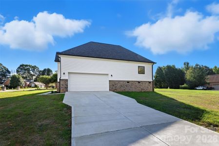 New construction Single-Family house 1213 Creekside Dr, Conover, NC 28613 - image