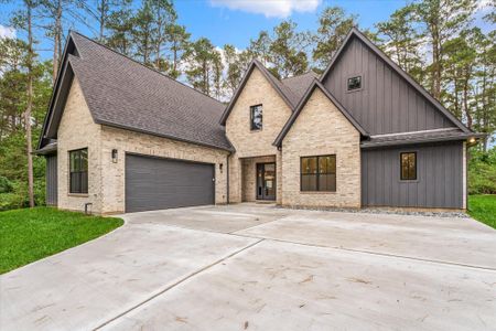 New construction Single-Family house 105 Sanctuary Rd, Huntsville, TX 77340 - image