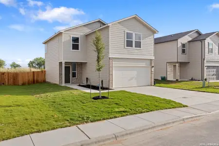 New construction Single-Family house 432 Panther Pass, Seguin, TX 78155 - image