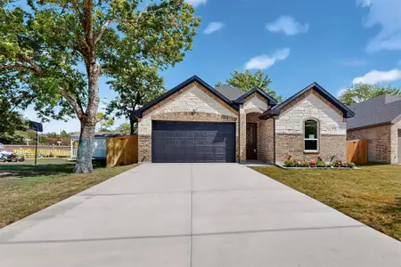 New construction Single-Family house 806 S Sherman St, Ennis, TX 75119 - image