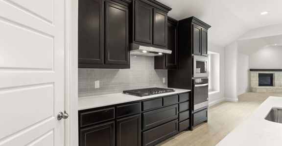 New construction Single-Family house 1010 Longbow Trl, Justin, TX 76247 plan Kingsgate - image 11