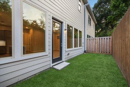 New construction Single-Family house 808 Glowing Dawn Dr, Houston, TX 77018 - image 2