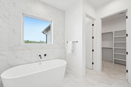 New construction Single-Family house 116 Mitchell Creek Dr, Horseshoe Bay, TX 78657 null- photo 12 12