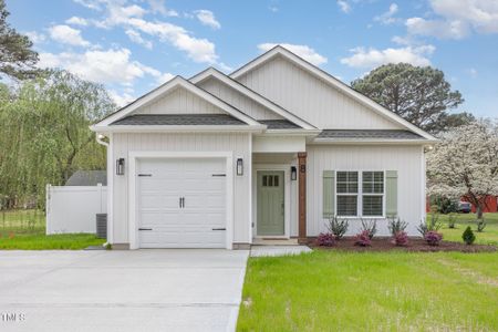 New construction Single-Family house 8 Nottingham Pl, Smithfield, NC 27577 - image