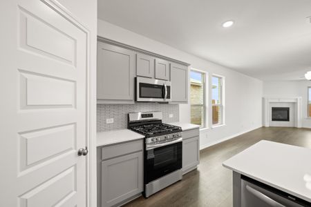 New construction Single-Family house 405 Choctaw Dr, Cleburne, TX 76033 plan Hamilton - image 10