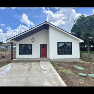 New construction Single-Family house 1127 Greenhill Dr, Canyon Lake, TX 78133 - image