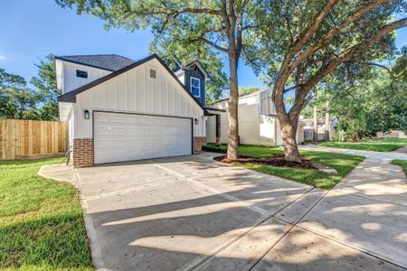 New construction Single-Family house 11662 Southlake Drive, Houston, TX 77077 - photo 0