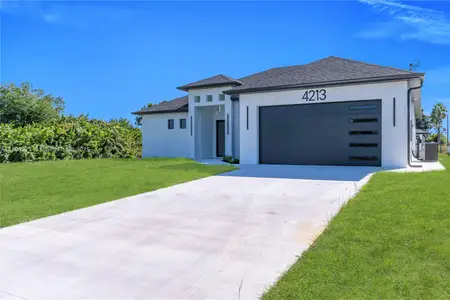 New construction Single-Family house 4213 20Th St Sw, Lehigh Acres, FL 33976 - image