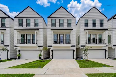New construction Single-Family house 4710 Brinkman St, Houston, TX 77018 - image