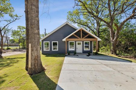 New construction Single-Family house 2709 Cypress Street, Granbury, TX 76048 - photo 0