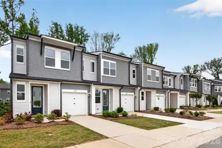 New construction Townhouse house 6021 Longar Ln, Charlotte, NC 28269 - image