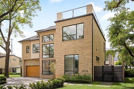 New construction Single-Family house 2006 Suffolk Dr, Houston, TX 77027 - image