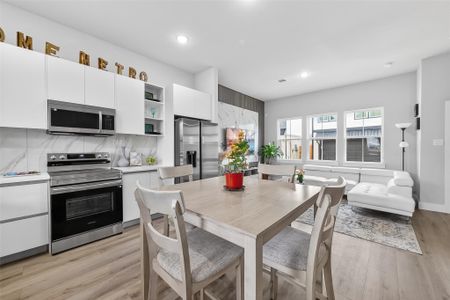 New construction Single-Family house 6702 Metro Blvd, Unit 2, Houston, TX 77083 - image 16