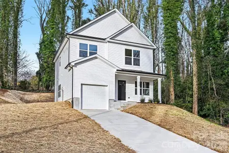 New construction Single-Family house 226 Oak Cir, Newton, NC 28658 - image