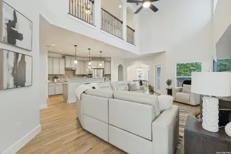New construction Single-Family house 15231 Comanche Hls, San Antonio, TX 78233 - image 10